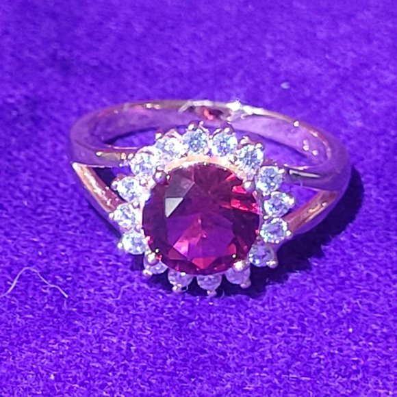 Stunning Round 2.5ct Ruby Dinner Ring - Size 6.5 - Picture 1 of 6